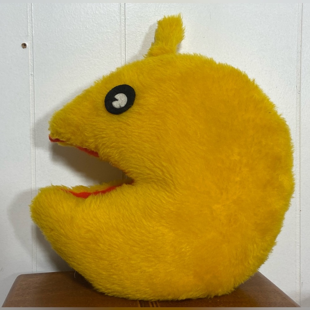 🟡 Vintage 80s Pac-Man Style Carnival Plush – Fuzzy Yellow No Name